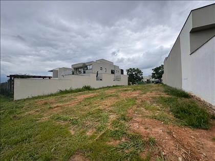 Terreno à Venda